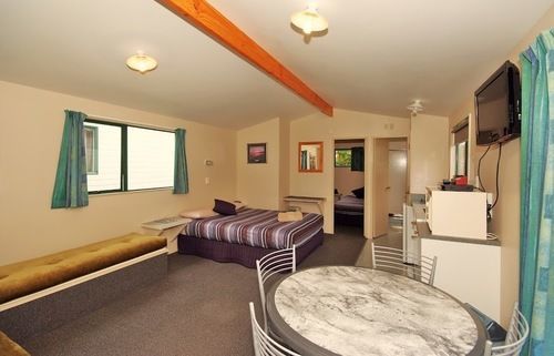 Omokoroa Kiwi Holiday Park Тауранга Екстериор снимка